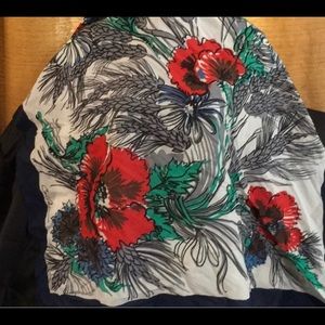 EUC vintage CAbi poppy scarf